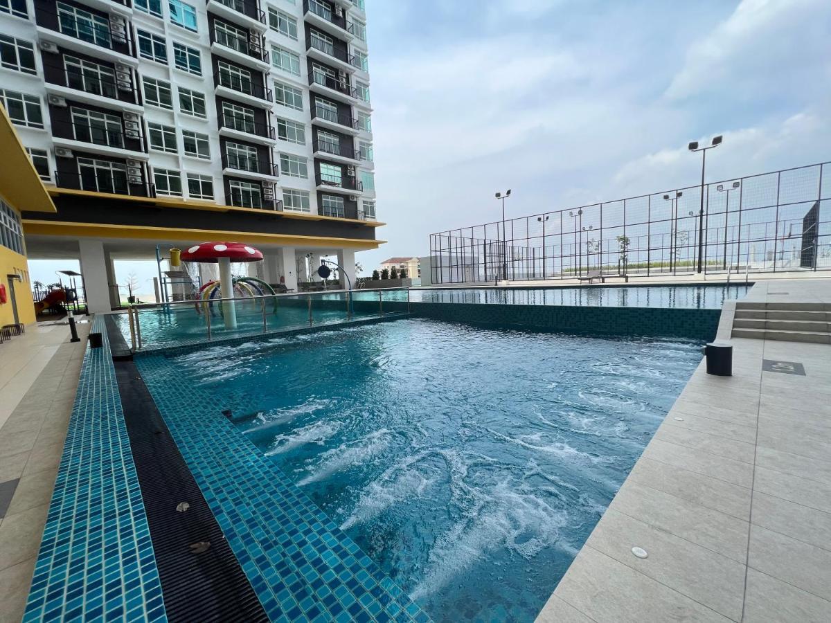 Ferienwohnung New!! Loving Night Novo 2Br 4-9Pax I Jonker I Netflix I Family Malacca Exterior foto